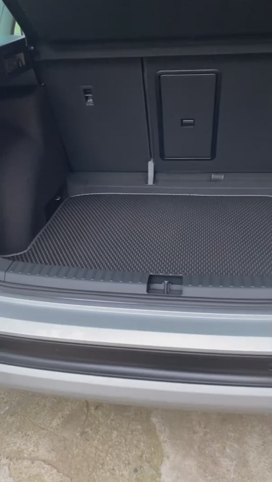 Стелка за Багажник Cadillac ESCALADE (2021-?)